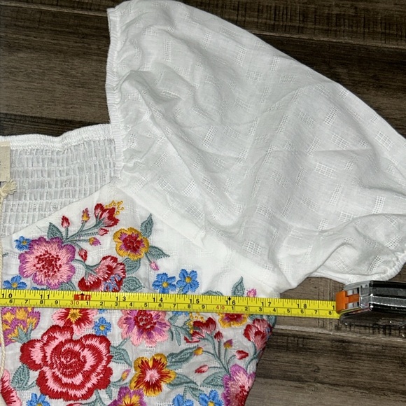 New Savanna Jane Embroidered Top Small - Picture 6 of 7